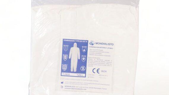 Combinaison de protection intégrale jetable de face